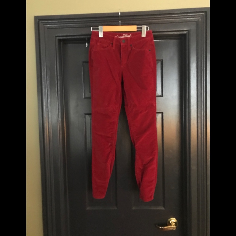 Universal Thread Red Pants Sz 00/24 LIKE NEW